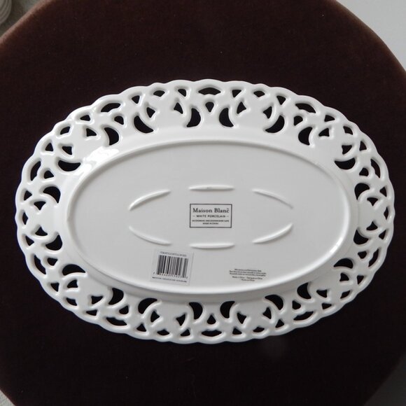 MAISON BLANC White Porcelain Cut Out Hearts Serving Oval Tray Platter 14x9.5 NWT - Picture 5 of 11